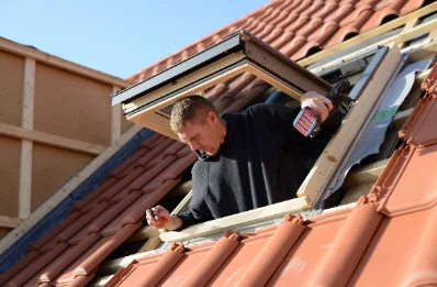 Pose de fenêtres de toit Velux à Plomelin